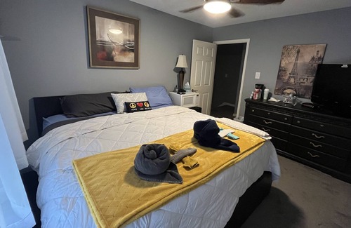 Clear Lake House | ***Peaceful Private Room A Get Away with WiFi and Free Parking***