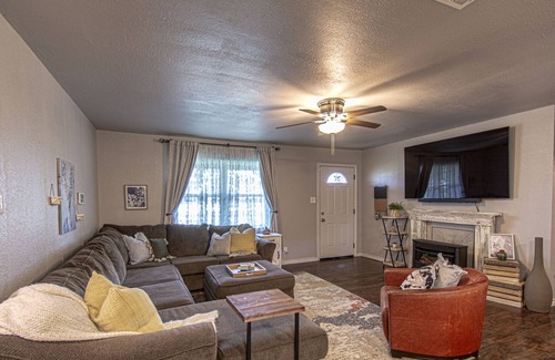 Van Alstyne House | Peaceful Ranch-Style Home with Spacious Yard