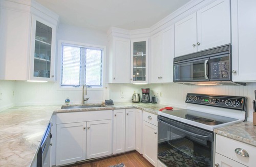 Seabrook Island Villa | Peaceful, Renovated Retreat w/Community Pool and Option to Purchase Beach Club Amenity Cards