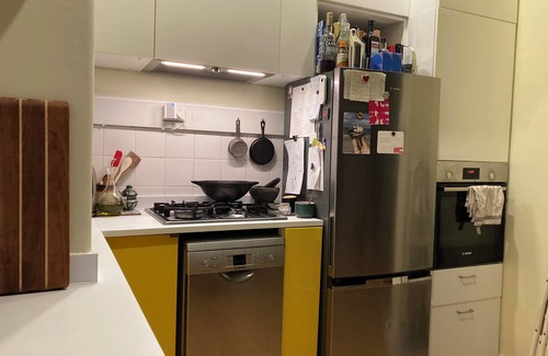 Paddington Apartment | Peaceful retreat in Paddington. 10 mins to Harbour/beaches. Close to it all!
