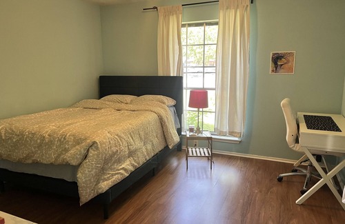 Johnston Terrace House | Peaceful Room in East Austin Home nQueen sized bed, full bath and work space