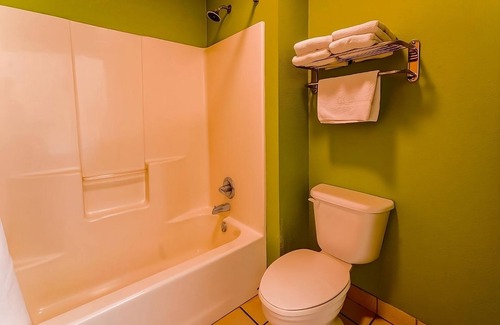 Sweet Home Hotel | Peaceful Room near Chevron Station with Outdoor Pool and Free Breakfast