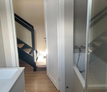 Asker House | Peaceful rooms in a Modern and comfortable home