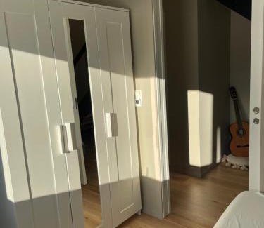 Asker House | Peaceful rooms in a Modern and comfortable home