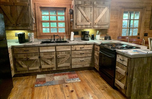 Garfield Cabin | Peaceful, Secluded Cabin near Beaver Lake