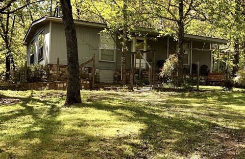 Mid America House | Peaceful semi secluded home minutes to North end of Lake Ouachita.