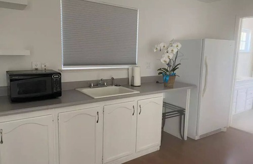 Weibel House | Peaceful single bedroom private suiten