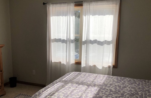 Saratoga Springs House | Peaceful Spacious Home - 7 miles from Racetrack, Downtown Saratoga