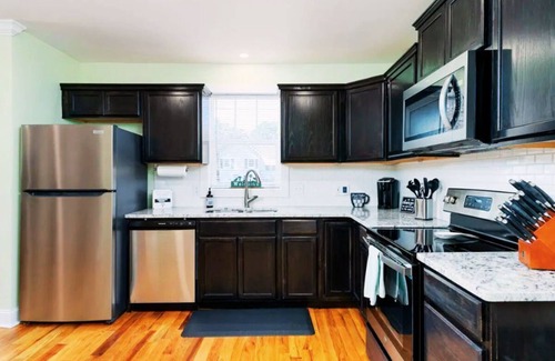 Cayce House | Peaceful Vibes near the riverwalk, USC & Ft Jack