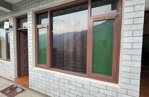 New Manali Apartment | Peaceful Village Homestay
