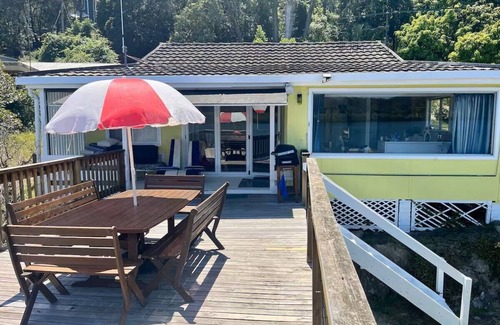 Central Coast Council Cottage | Peaceful Waterfront River Cottage with private Jetty only 90 minutes from Sydney