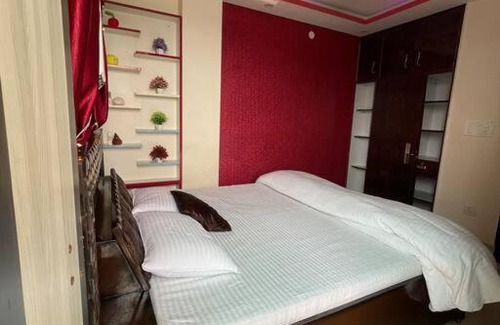 South West Apartment | Peacefulhuts stylish and independent flat near Airport