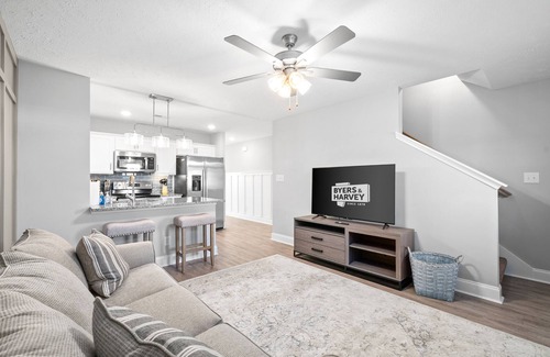 Clarksville House | Peachers Place Townhomes (1000 Henry Place Blvd, #908) | Close to Ft. Campbell