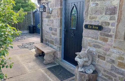 Longnor House | Peak District Cottage set in 5 acres near Buxton