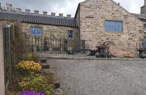 Longnor House | Peak District Cottage set in 5 acres near Buxton
