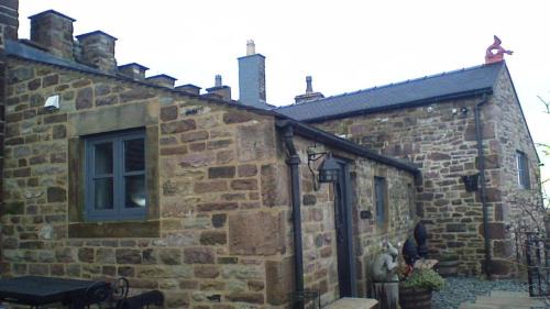 Longnor House | Peak District Cottage set in 5 acres near Buxton