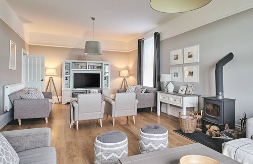 Llanerchymedd Cottage | Peak Farmhouse - Luxury Cottages