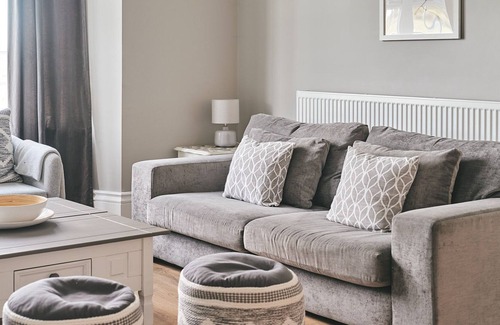 Llanerchymedd Cottage | Peak Farmhouse - Luxury Cottages