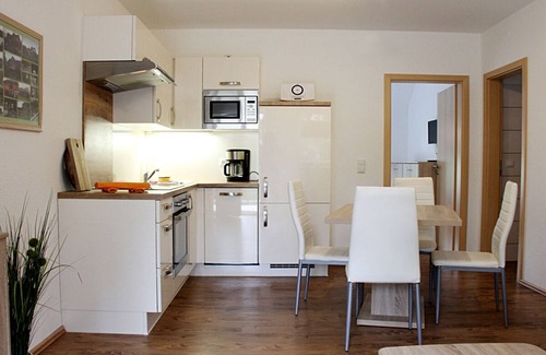 Zutzen Apartment | Pear - On the fruit tree