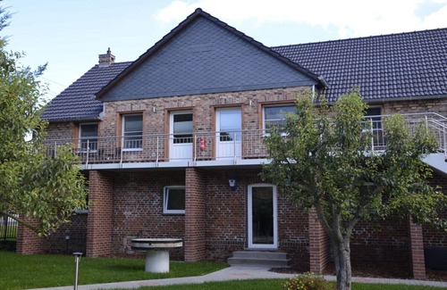 Zutzen Apartment | Pear - On the fruit tree