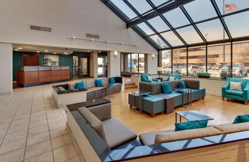 Airport Township Hotel | Pear Tree Inn St. Louis Airport