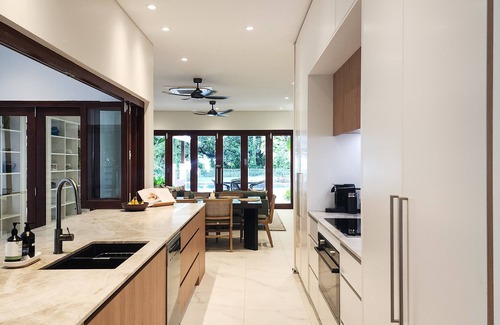 Newell House | Pearl on Newell Beach 26 Rankin Street, Newell Beach QLD 4873