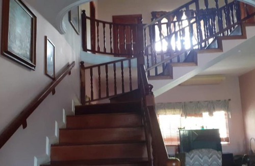Runaway Bay Bed & Breakfast | Pearlie Place