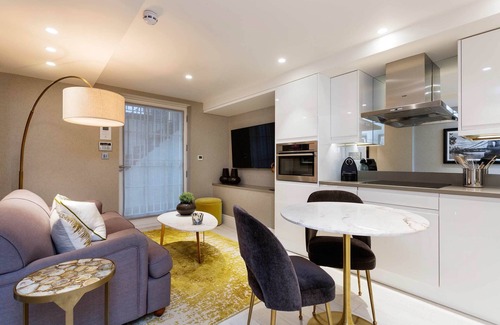 Hammersmith House | Pears and Graces, by Veeve