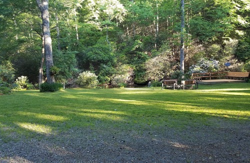 Laurel Fork House | Pebble Creek Magical Retreat 23 acres Sleeps 17 Log House Large Shelter Deck