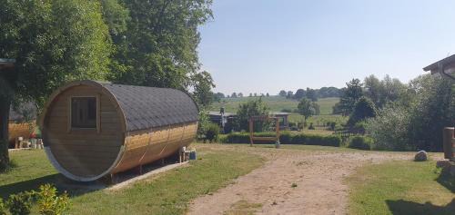 Jordenstorf Other | Peenehof Köppen - Schlaffässer Hannah oder Jette