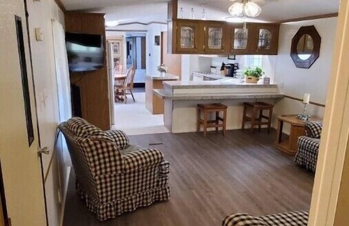 Connellsville House | Peggy's Guest Hideawaynn