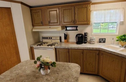 Connellsville House | Peggy's Guest Hideawaynn