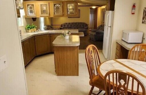 Connellsville House | Peggy's Guest Hideawaynn