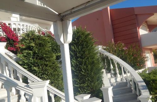 Dasamari Villa | Peggy's Villa-House with private pool 25' from Athens Intl Airport