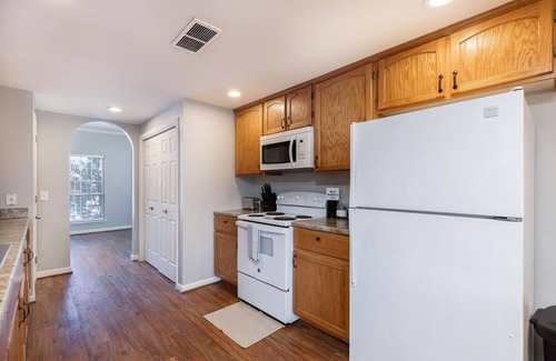 Pelham House | Pelham Palace near Oak Mountain Park