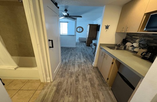 Clearwater Beach Condo | Pelican Pointe 420 - 4 Minute Walk to the Beach