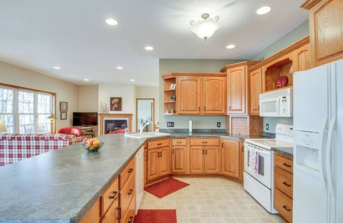 Pelican Rapids House | Pelican Rapids Lake House w/Water Views + Dock!