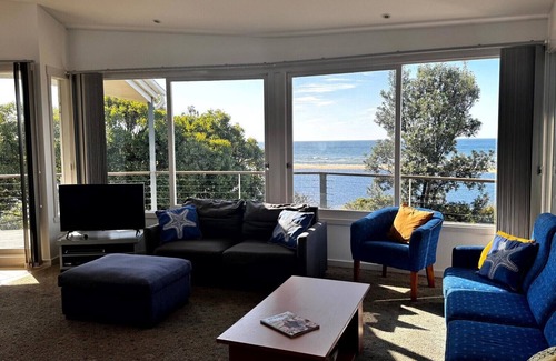 Lake Tyers Beach House | Pelicans Perch - Lake Tyers Beach