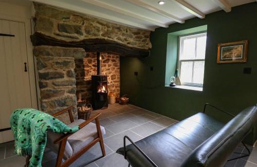 Dinas Cross House | Pen y Mynydd
