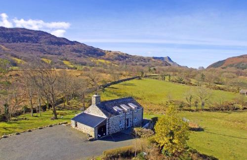 Dolgellau House | Penclogwynau