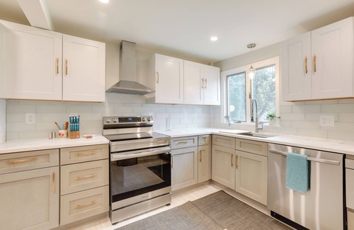 Pennington House | Pennington Home w/Deck ~ 9 Mi to Princeton!