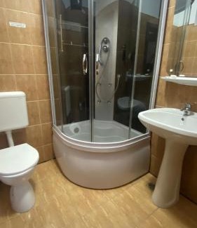 Lazaret House | Pension La Viorel Isaila