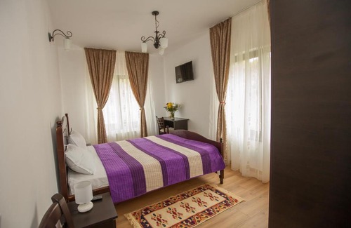 Racova House | Pensiunea Aurora