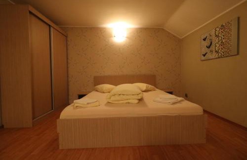 Slimnic House | Pensiunea Baroque Slimnic