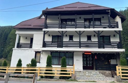 Moeciu de Sus Hotel | Pensiunea de la Rau Moieciu de sus