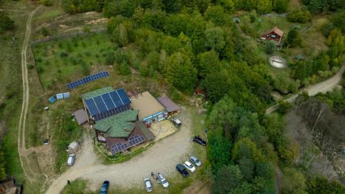 Lunca Jaristei House | PENSIUNEA IZVORUL BUCURIEI