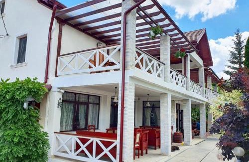 Sic House | Pensiunea Sovirag