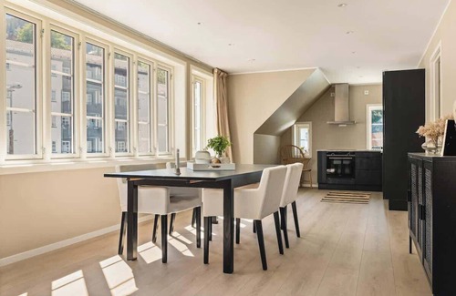 Sandviken Apartment | Penthouse In The Sun - Panoramic Views - Quiet