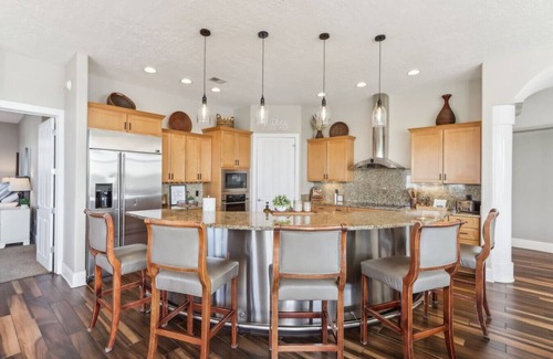 Lake Delton Condo | Penthouse Paradise at Delton Grand