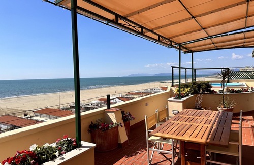 Lido di Camaiore Apartment | Penthouse Piccadilly with Jacuzzi